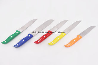 China 6 pulgadas del cuchillo del sistema de la cocina de carbono de la etiqueta privada de cuchillo de acero de cocinar agudo barato de la fruta con la manija plástica dura proveedor