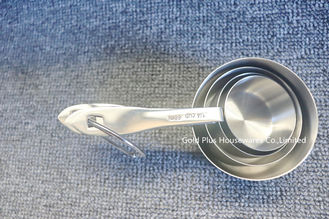 China Tazas y cucharas no magnéticas de medición de acero inoxidables profesionales fijadas alrededor de las tazas de leche en polvo de forma proveedor