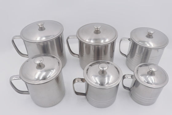 la taza de acero de la cerveza del metal del agua potable del 10cm modifica la taza clásica del logotipo para requisitos particulares con la tapa proveedor