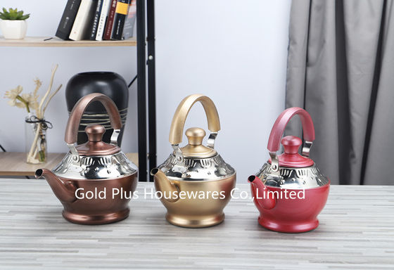el color de oro de acero inoxidable del kettlel del agua del té del stovetop del artículos de cocina 1.5L vierte sobre caldera del agua del café que silba proveedor